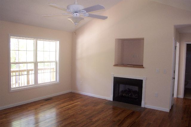 512 Pecan Grove Road Seneca, SC 29672 - Photo 3 of 6 Gallery Image 3