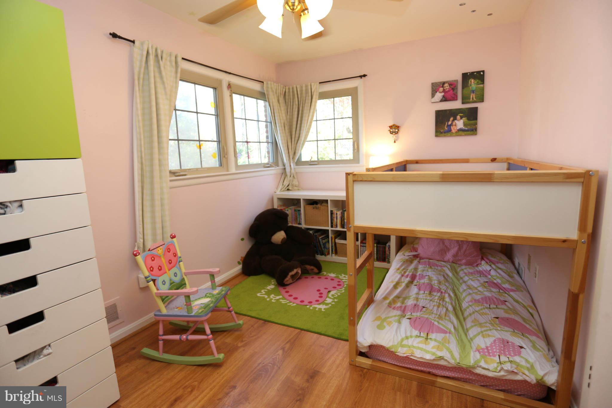 121 Kingsley Road Southwest Vienna, VA 22180 - Photo 18 of 28 Bedroom