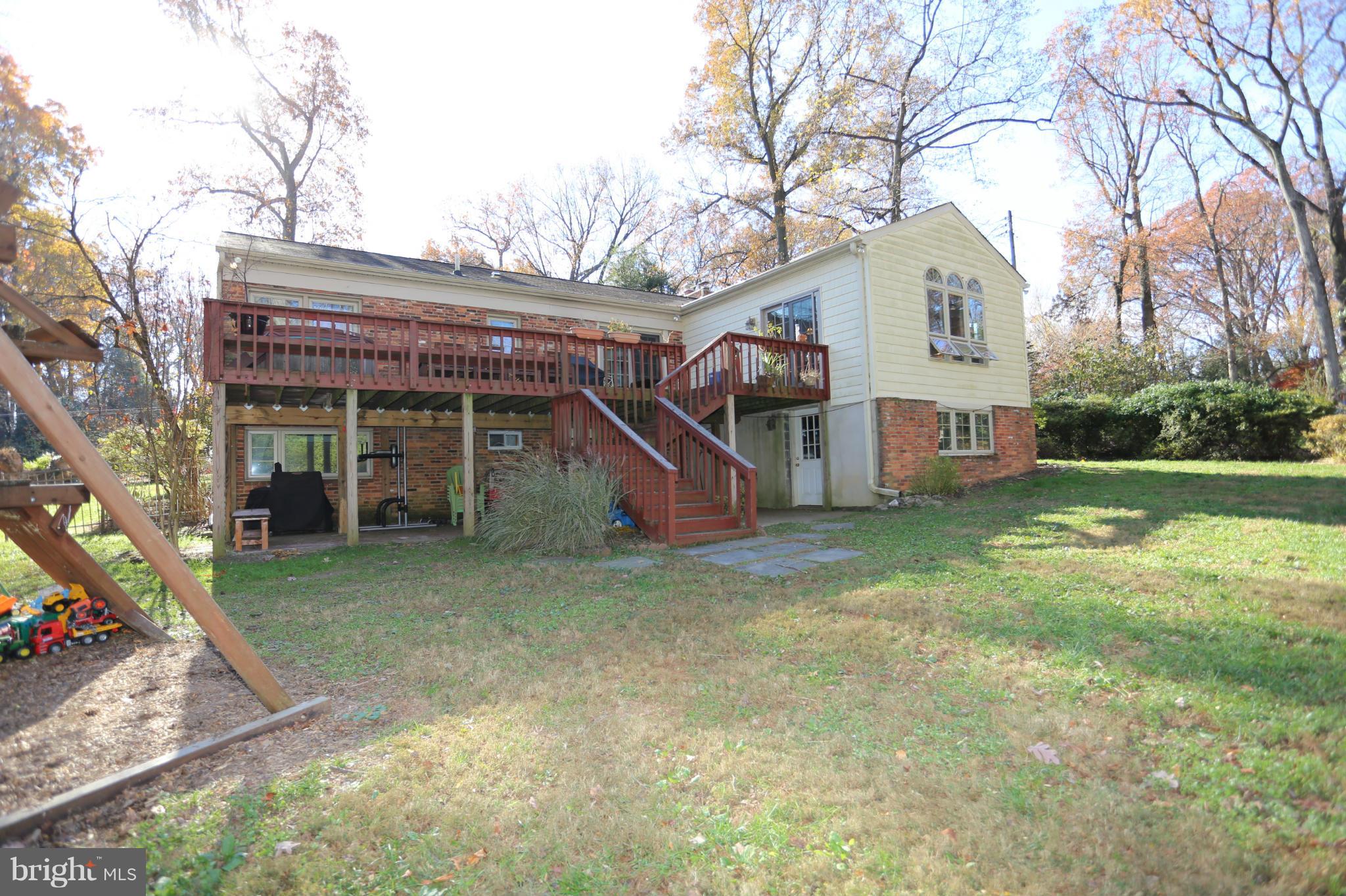 121 Kingsley Road Southwest Vienna, VA 22180 - Photo 21 of 28 Exterior (Rear)