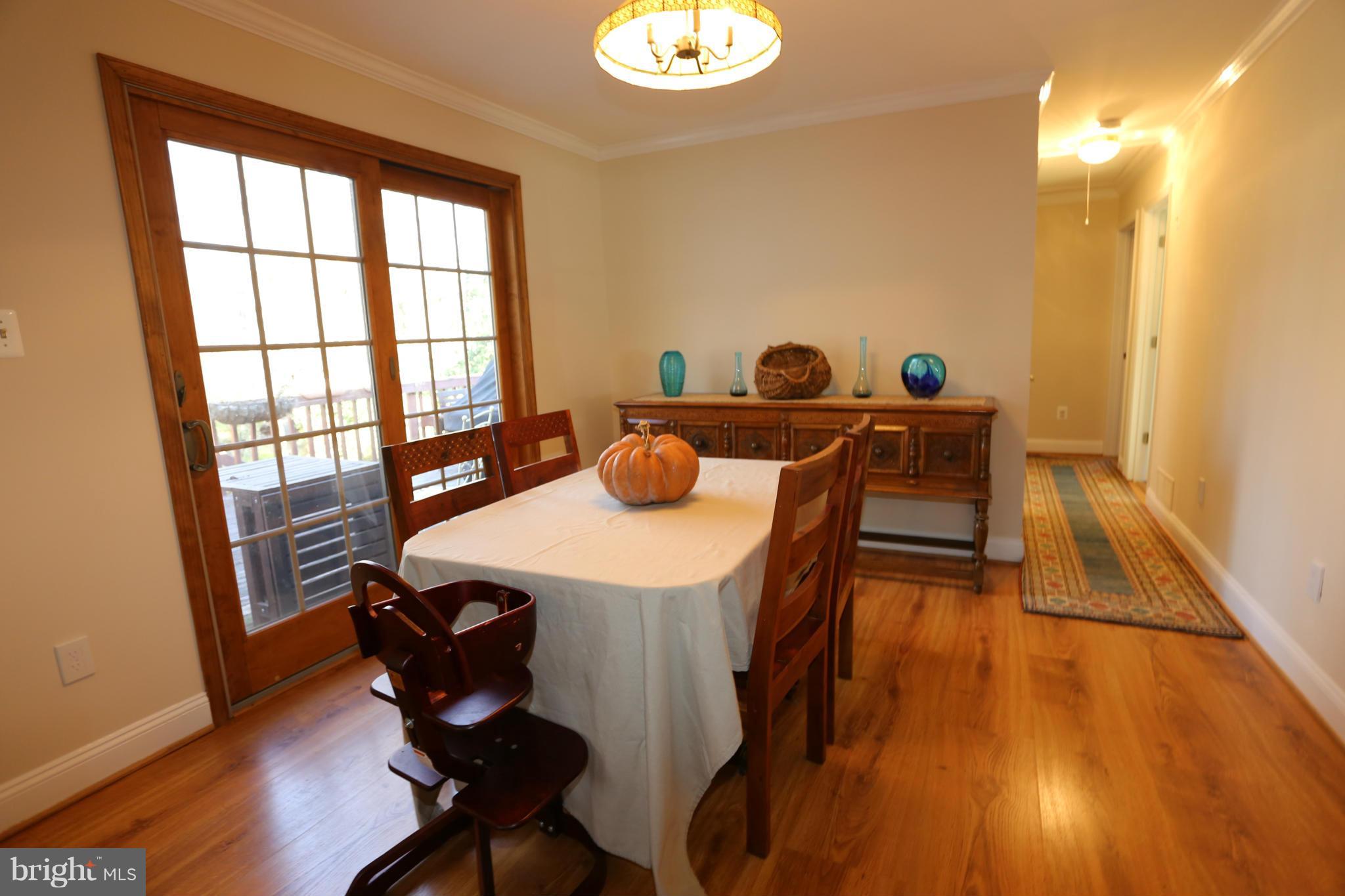 121 Kingsley Road Southwest Vienna, VA 22180 - Photo 6 of 28 Dining Room
