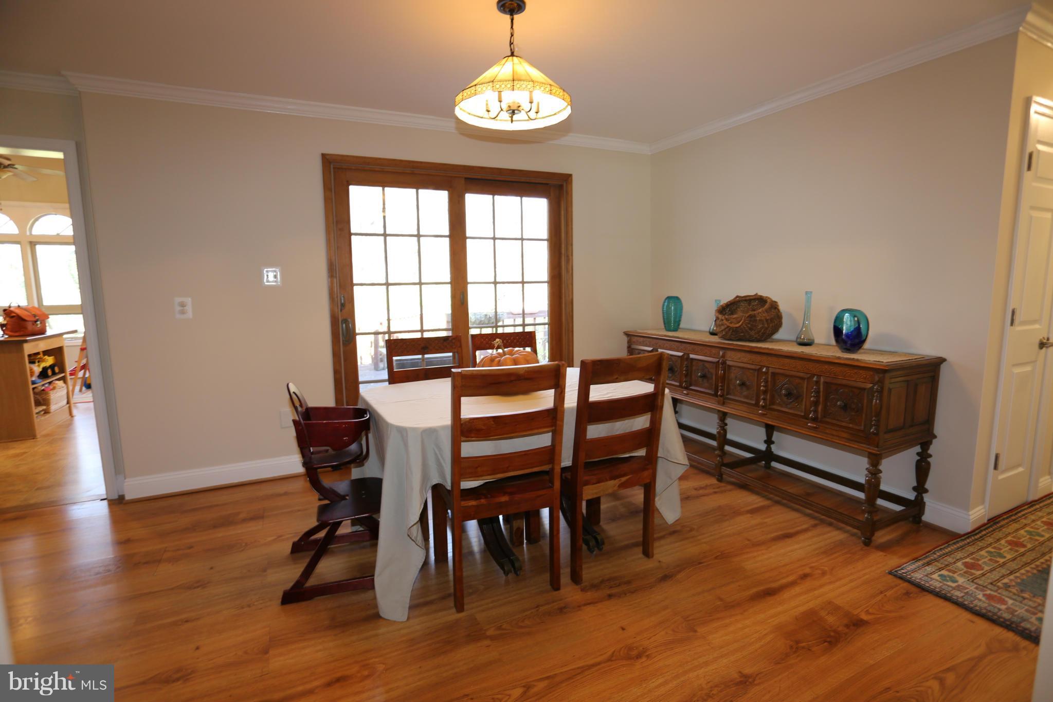 121 Kingsley Road Southwest Vienna, VA 22180 - Photo 7 of 28 Dining Room