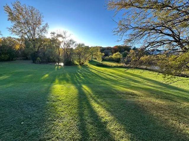 $875,000 | 6225 Vicksburg Lane North, Maple Grove, MN 55311