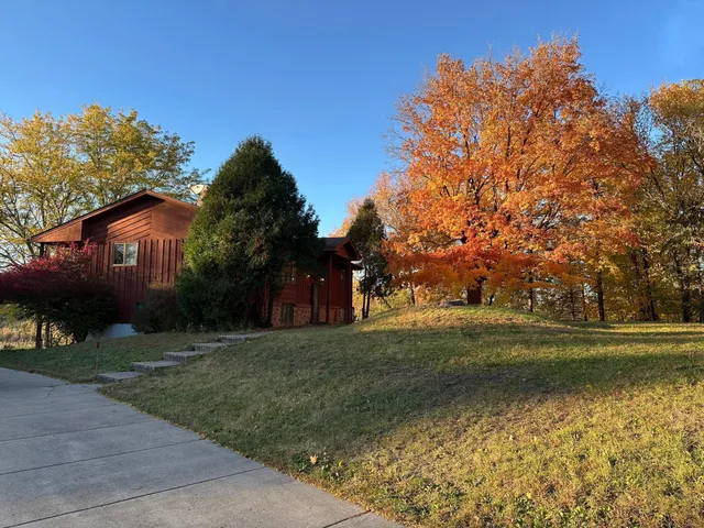 $875,000 | 6225 Vicksburg Lane North, Maple Grove, MN 55311