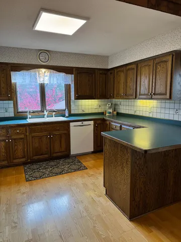 $875,000 | 6225 Vicksburg Lane North, Maple Grove, MN 55311