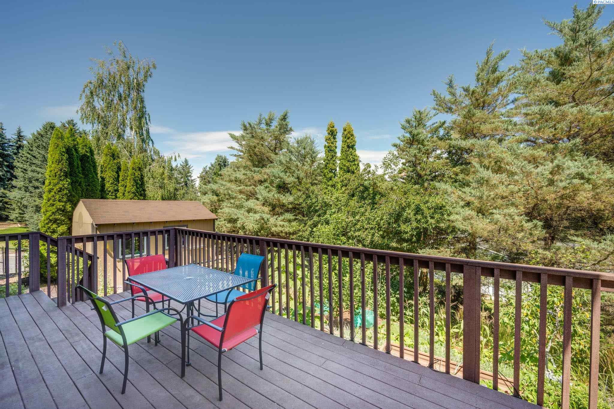 800 Southeast Edge Knoll Drive Pullman, WA 99163 - Photo 4 of 30 Gallery Image 4