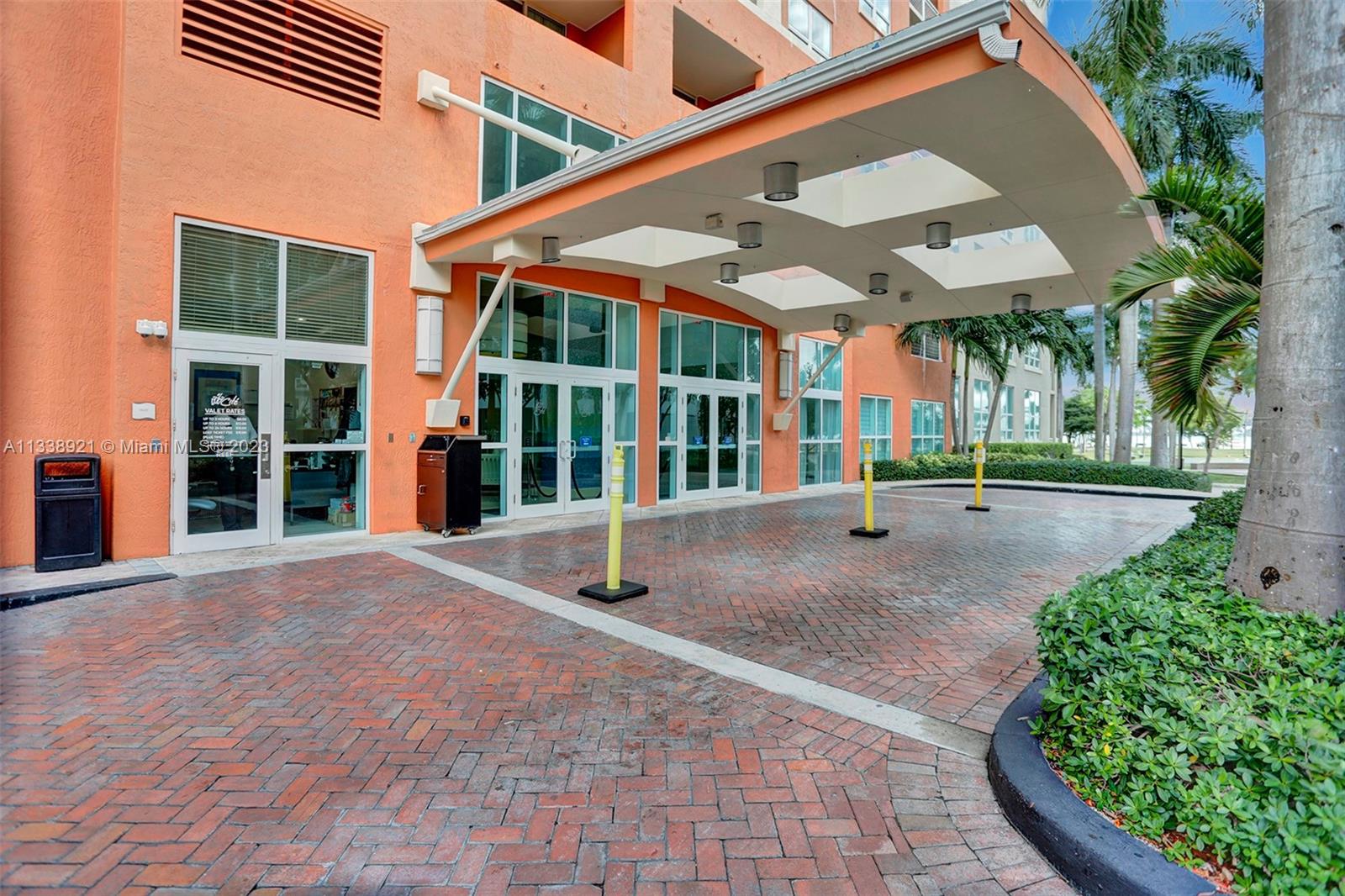 2001 Biscayne Boulevard, Unit 2202 Miami, FL 33137 - Photo 25 of 31 a view of outdoor space yard and front view of a building