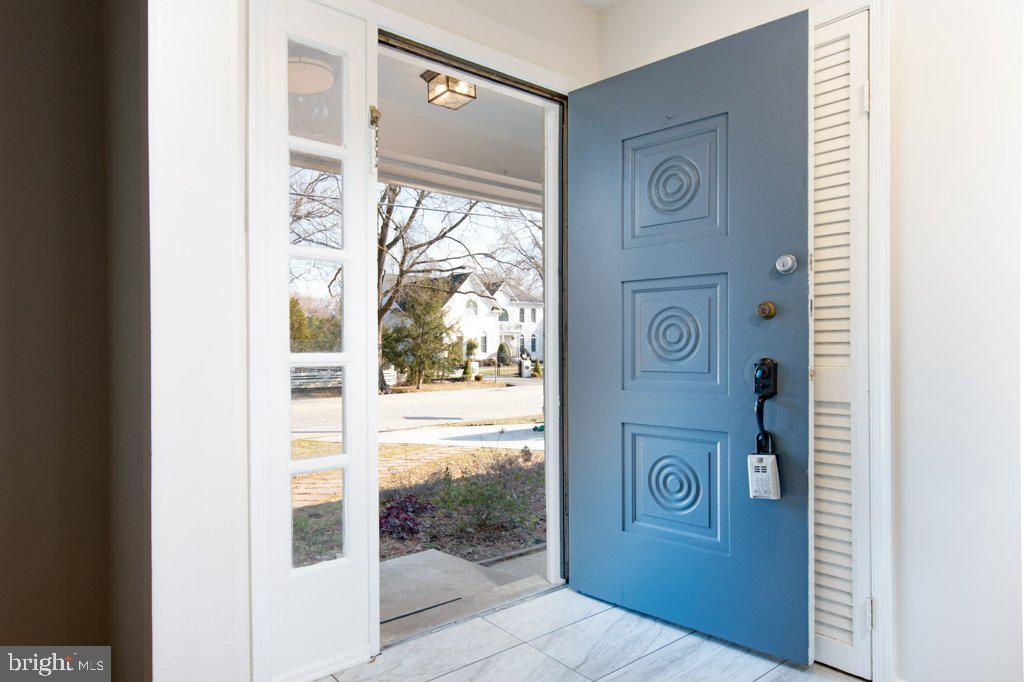 1203 Collingwood Road Alexandria, VA 22308 - Photo 5 of 51 Gallery Image 5