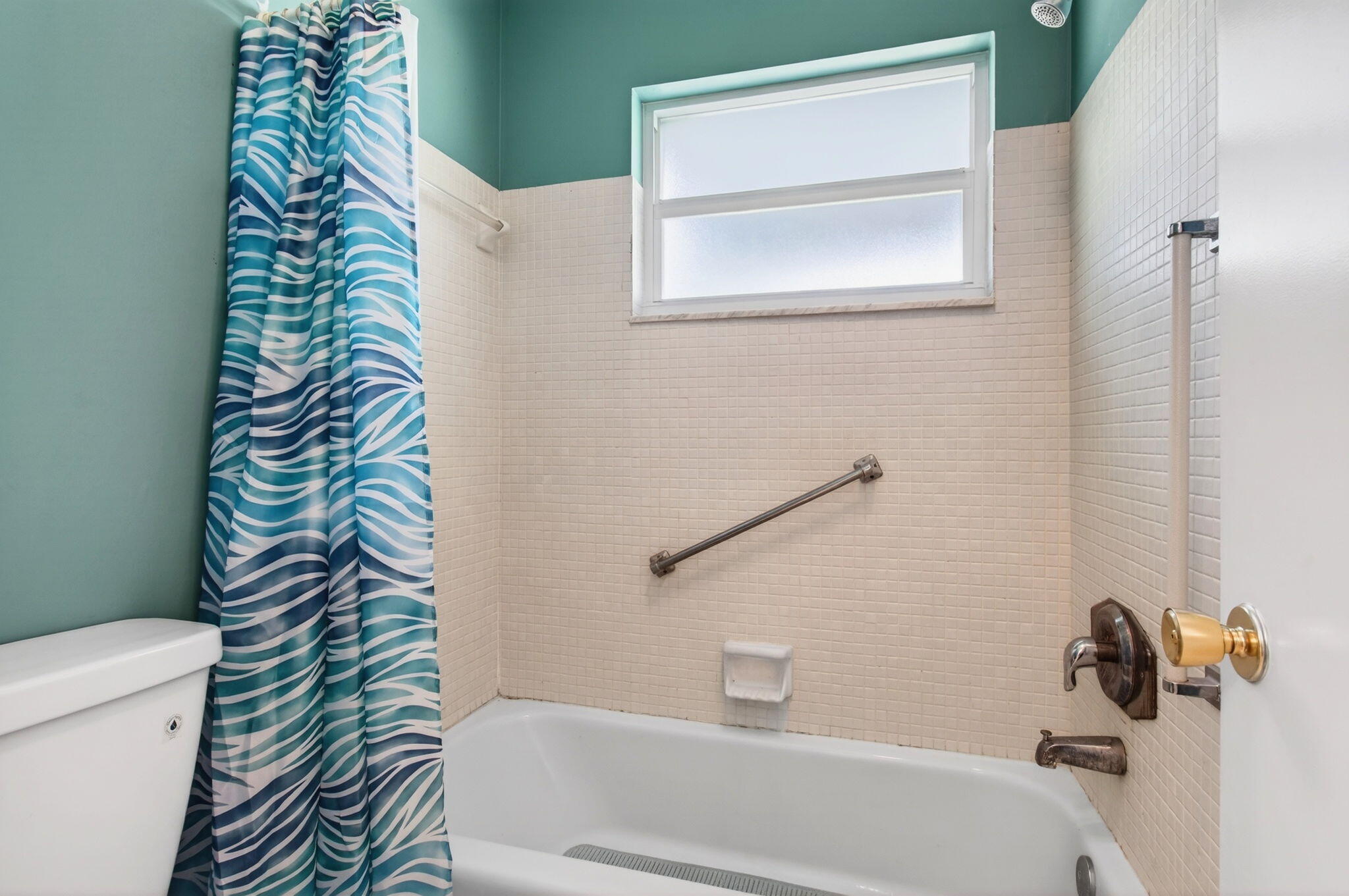417 High Point Boulevard, Unit D Delray Beach, FL 33445 - Photo 28 of 51 Master bathroom (3)