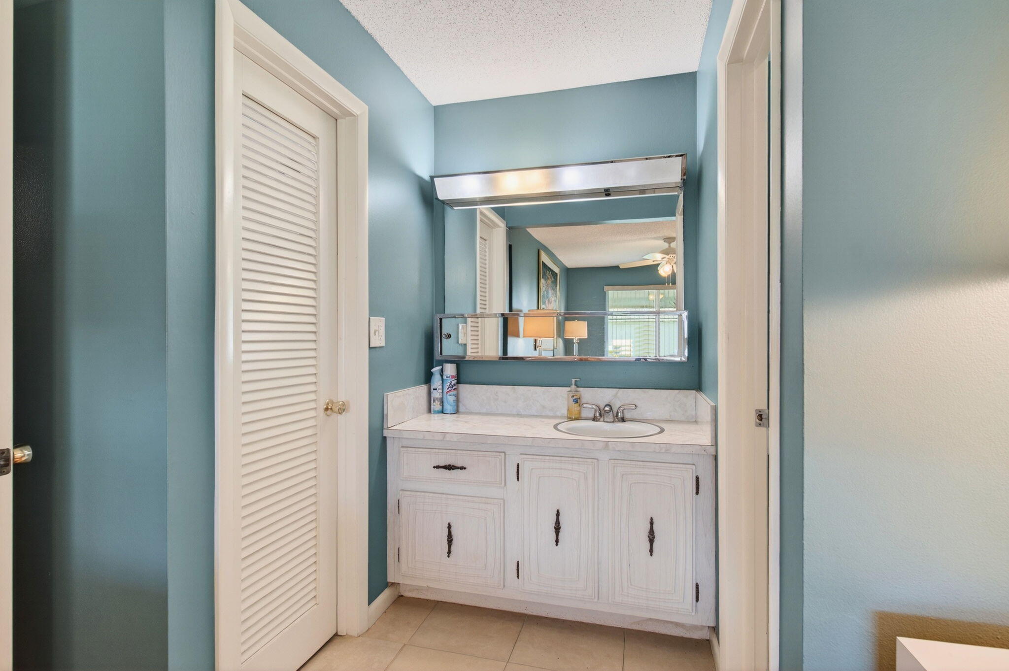 417 High Point Boulevard, Unit D Delray Beach, FL 33445 - Photo 29 of 51 Master bathroom (2)