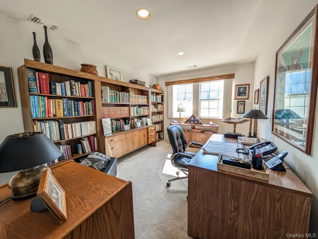 $674,999 | 139 Erin Lane, East Setauket, NY 11733