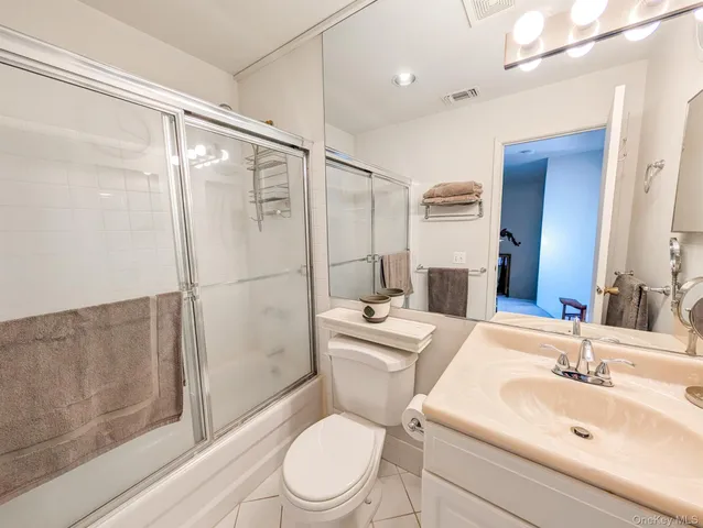 $674,999 | 139 Erin Lane, East Setauket, NY 11733