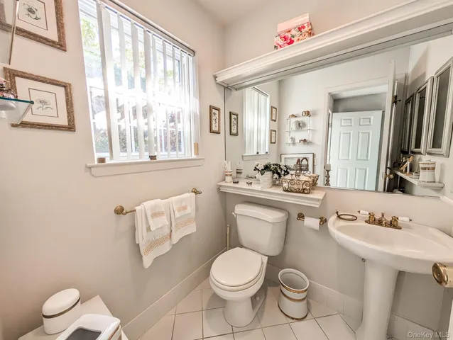 $674,999 | 139 Erin Lane, East Setauket, NY 11733