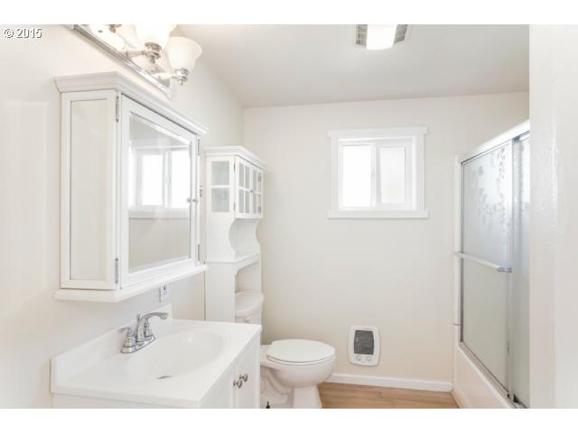 1531 Checketts Road Hood River, OR 97031 - Photo 8 of 16 a bathroom with a sink a toilet and shower