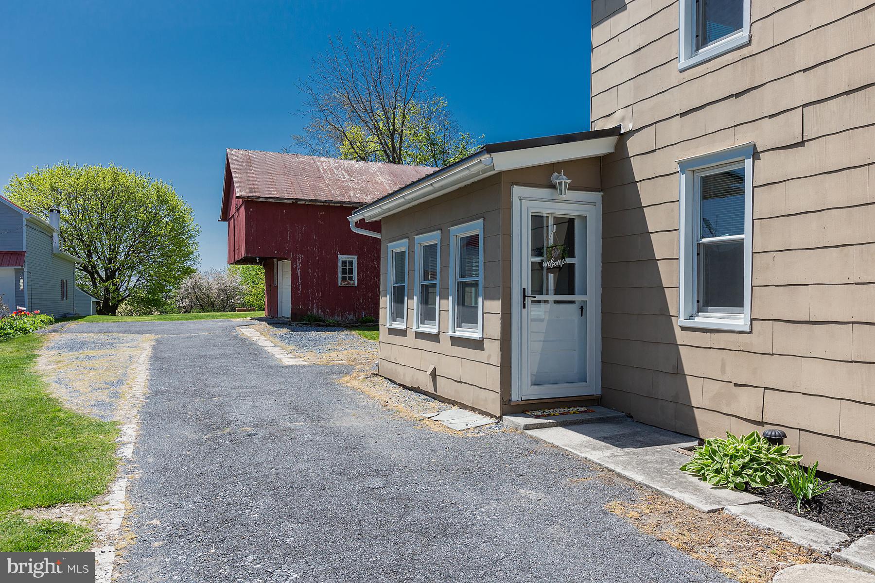 1235 Newport Road Manheim, PA 17545 - Photo 6 of 67