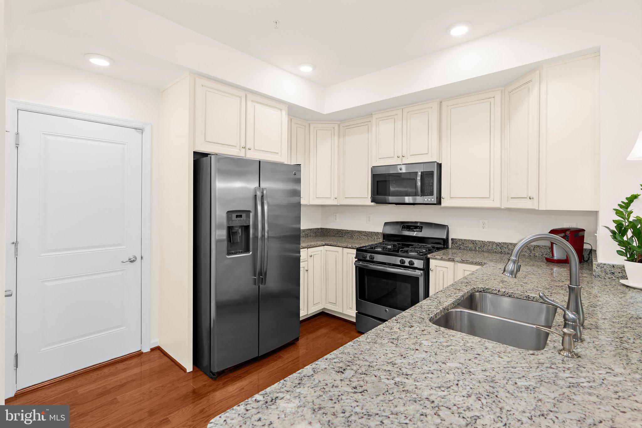 8016 Orchard Grove Road Odenton, MD 21113 - Photo 11 of 52 Kitchen