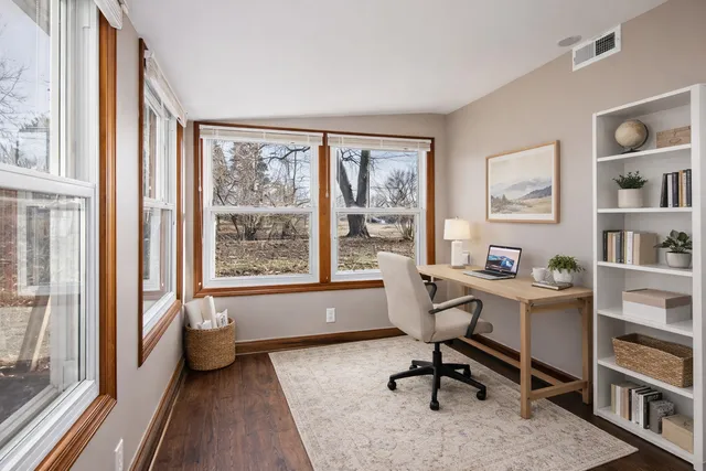 $2,550 | 480 West Grand Avenue, Lake Zurich, IL 60047