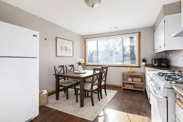 $2,550 | 480 West Grand Avenue, Lake Zurich, IL 60047