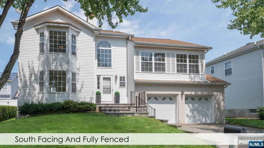 758 Manchester Way Paramus, NJ 07652 - Photo 2 of 27 Gallery Image 2