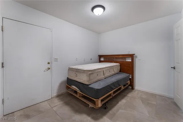 $2,390,000 | 7720 West Agate Avenue, Las Vegas, NV 89113