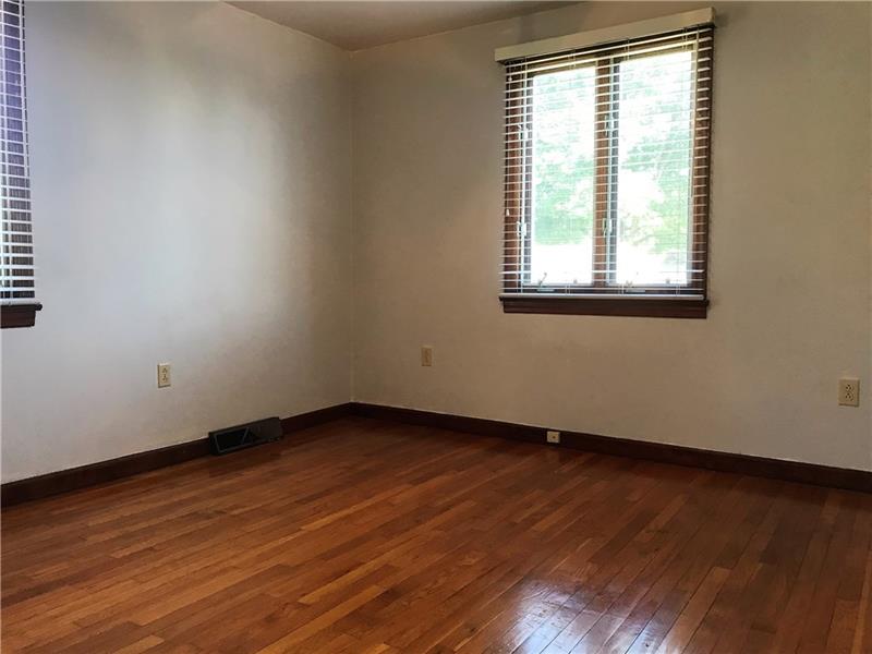 198 Seavey Road Pittsburgh, PA 15223 - Photo 14 of 18 The opposite wall of the Master Bedroom