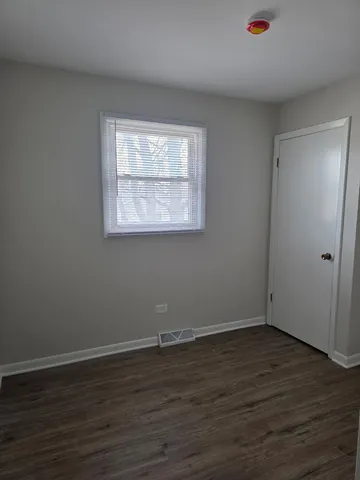 $1,800 | 668 Anita Avenue, Antioch, IL 60002