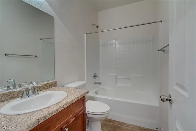 $2,100 | 10822 Merrimack Avenue, Las Vegas, NV 89166