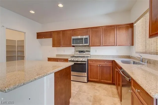 $2,100 | 10822 Merrimack Avenue, Las Vegas, NV 89166