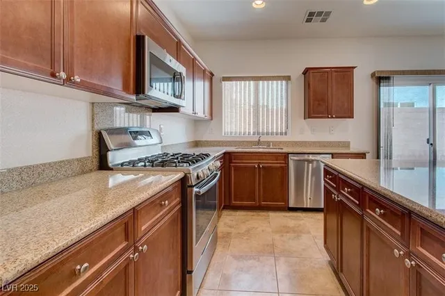 $2,100 | 10822 Merrimack Avenue, Las Vegas, NV 89166