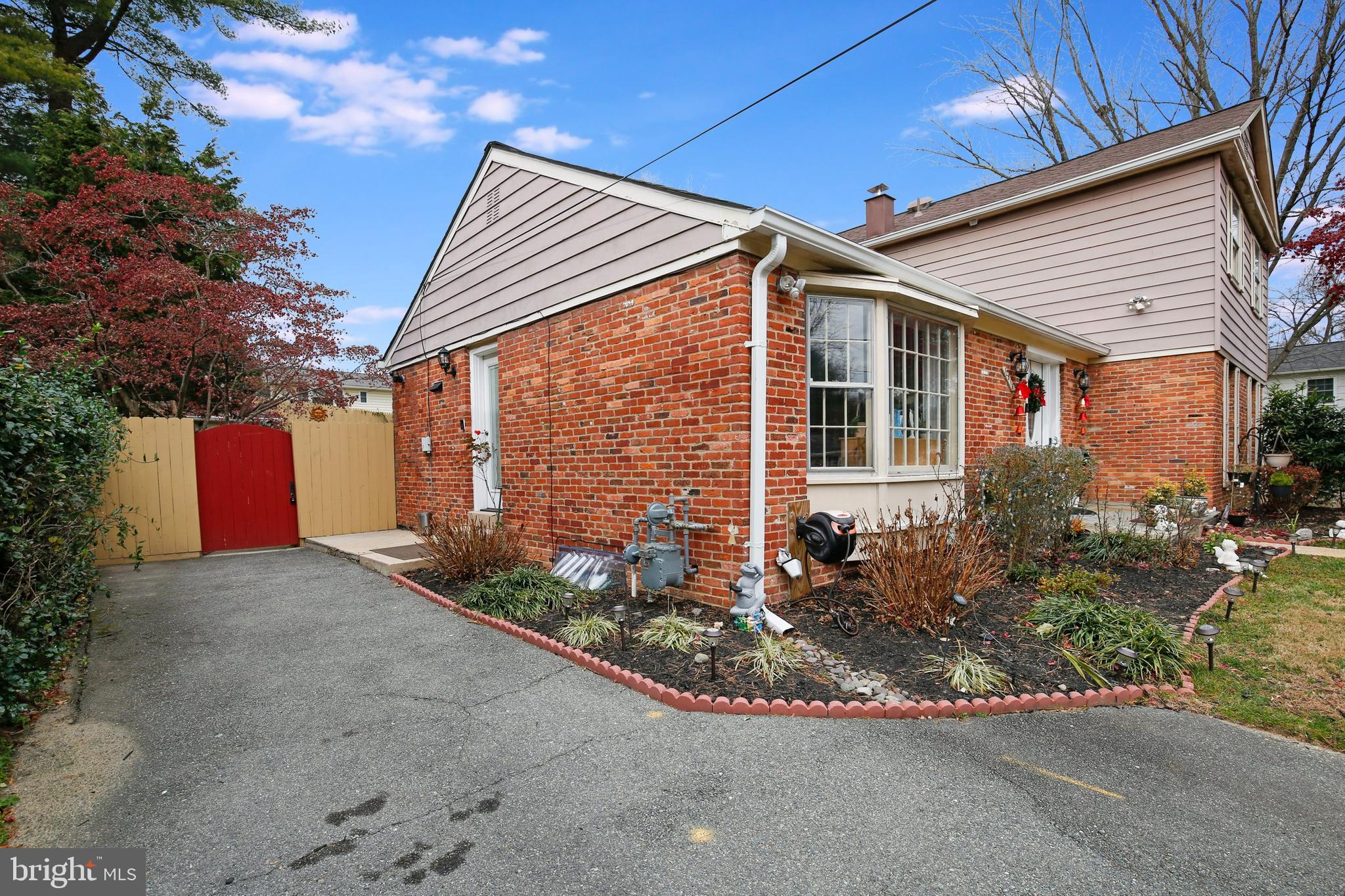 12916 Bluet Lane Silver Spring, MD 20906 - Photo 5 of 79
