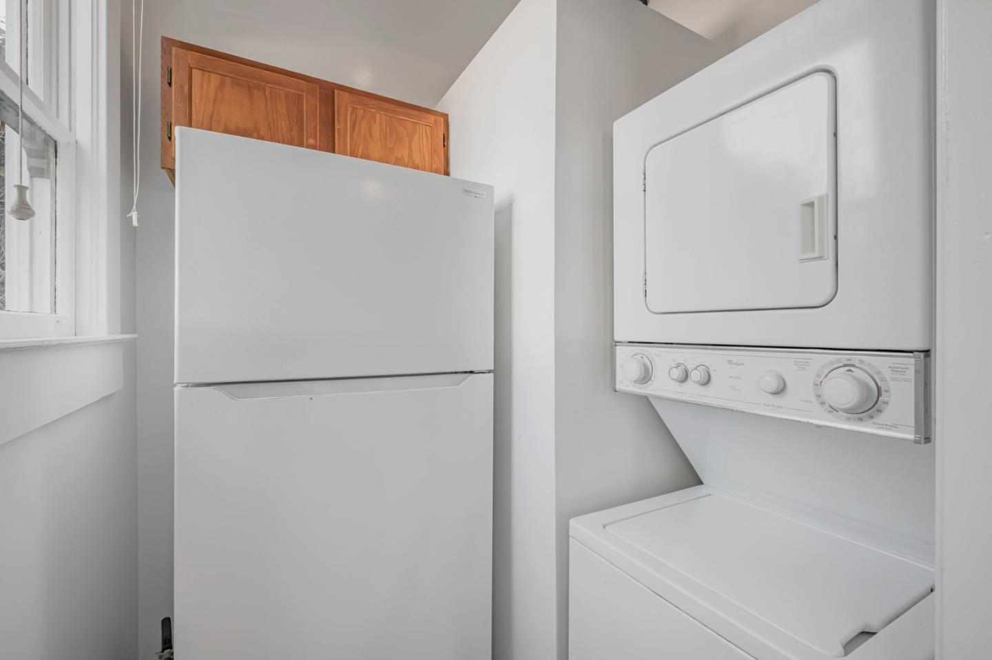 120 Maple Street Santa Cruz, CA 95060 - Photo 23 of 28 a utility room with dryer and washer