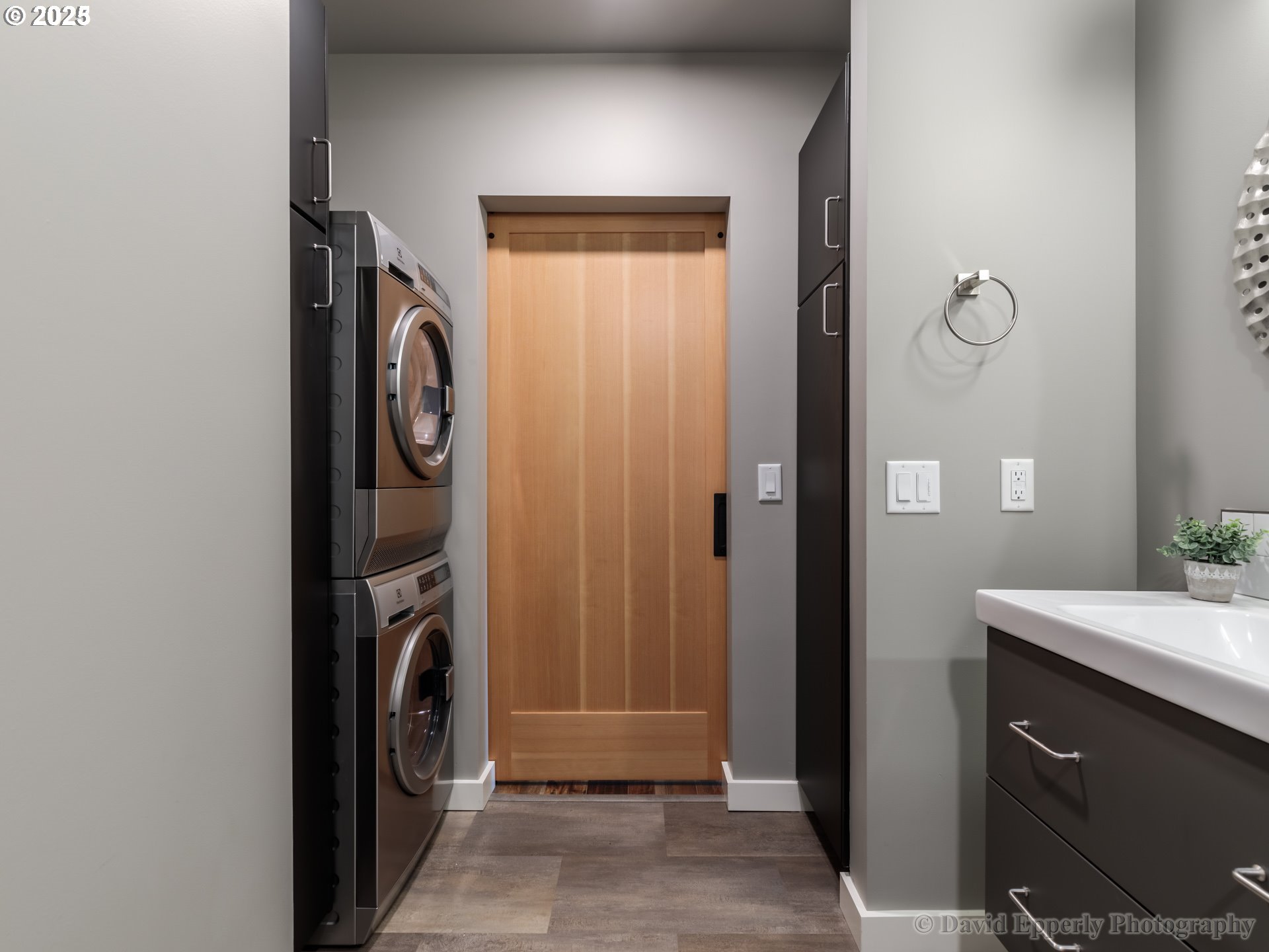 245 North 7th Street, Unit 2 St. Helens, OR 97051 - Photo 11 of 14 Laundry