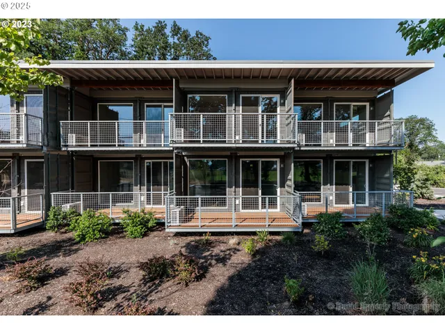 $189,500 | 245 North 7th Street, Unit 2, St. Helens, OR 97051