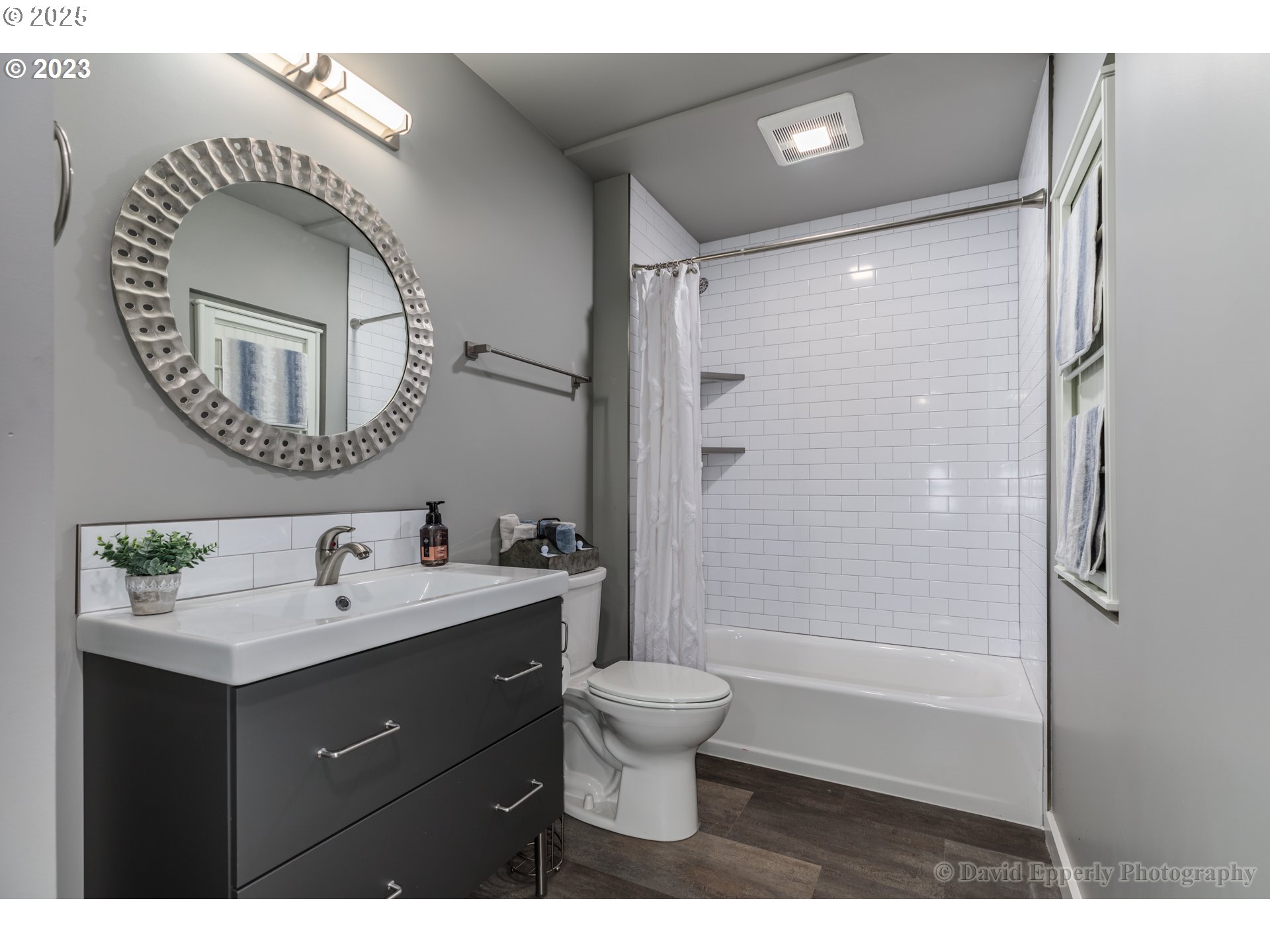 245 North 7th Street, Unit 2 St. Helens, OR 97051 - Photo 10 of 14 Bathroom