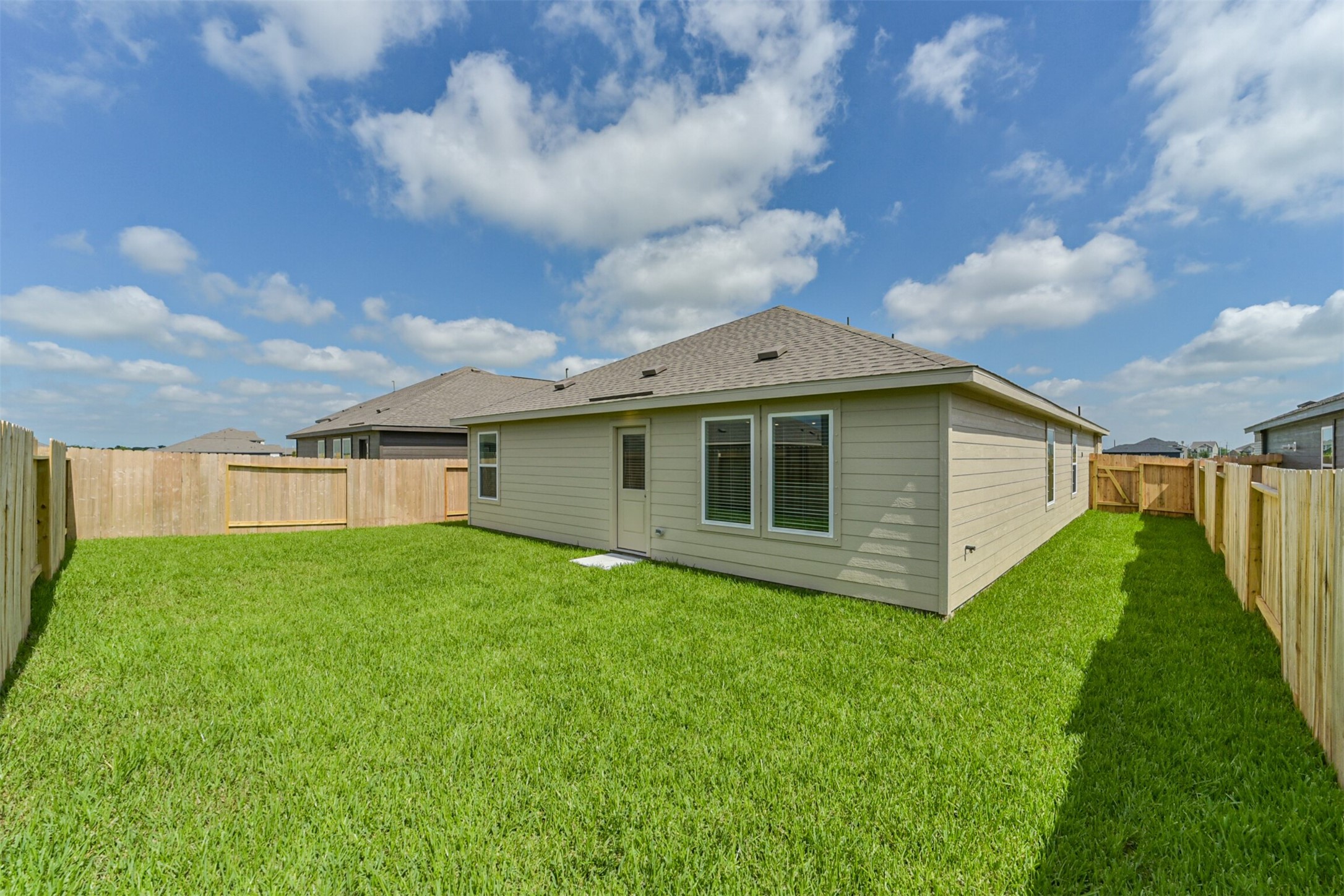 648 Burlina Road La Marque, TX 77568 - Photo 3 of 31 Backyard space