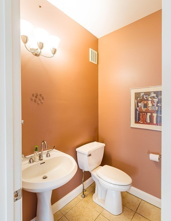 36 Tanglewood Road Amherst, MA 01002 - Photo 17 of 41 Gallery Image 17