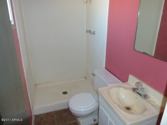 6526 West Berkeley Road Phoenix, AZ 85035 - Photo 13 of 24 021-966647 (17)