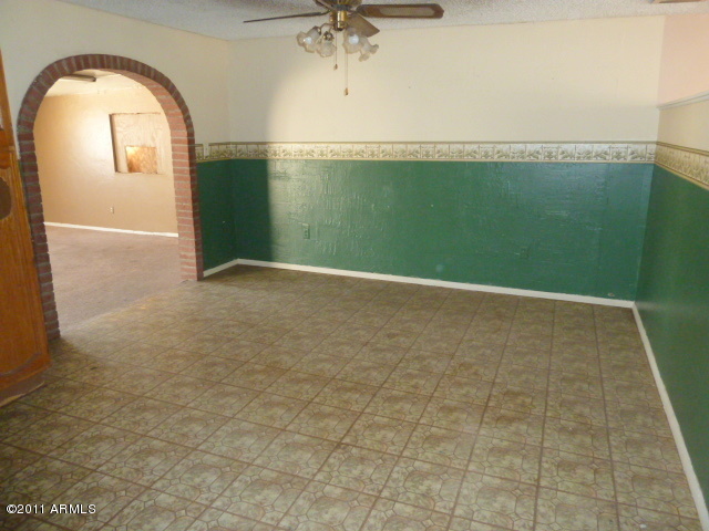 6526 West Berkeley Road Phoenix, AZ 85035 - Photo 18 of 24 021-966647 DINING AREA