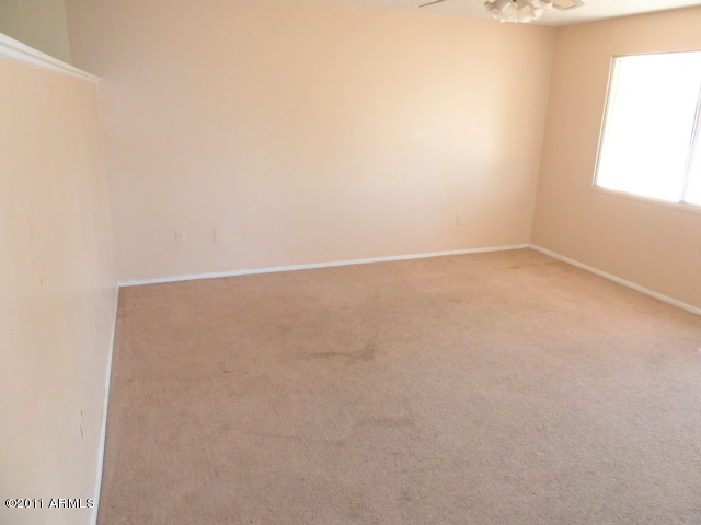 6526 West Berkeley Road Phoenix, AZ 85035 - Photo 22 of 24 021-966647 MASTER BEDROOM