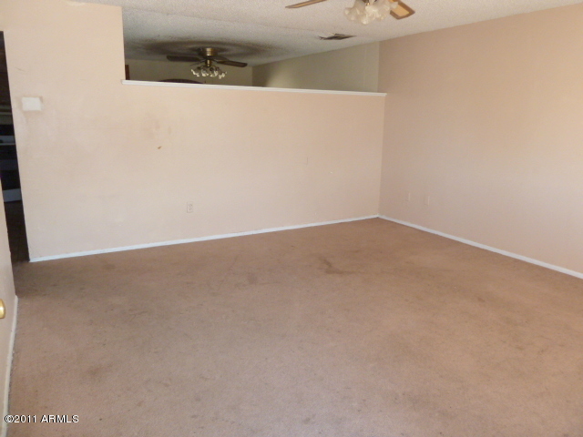 6526 West Berkeley Road Phoenix, AZ 85035 - Photo 23 of 24 021-966647 LIVING ROOM