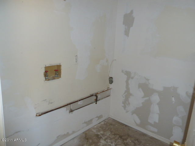 6526 West Berkeley Road Phoenix, AZ 85035 - Photo 10 of 24 021-966647 (12)