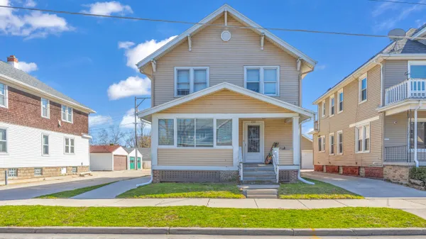 $254,900 | 1021 Bluff Avenue, Unit 1019, Sheboygan, WI 53081