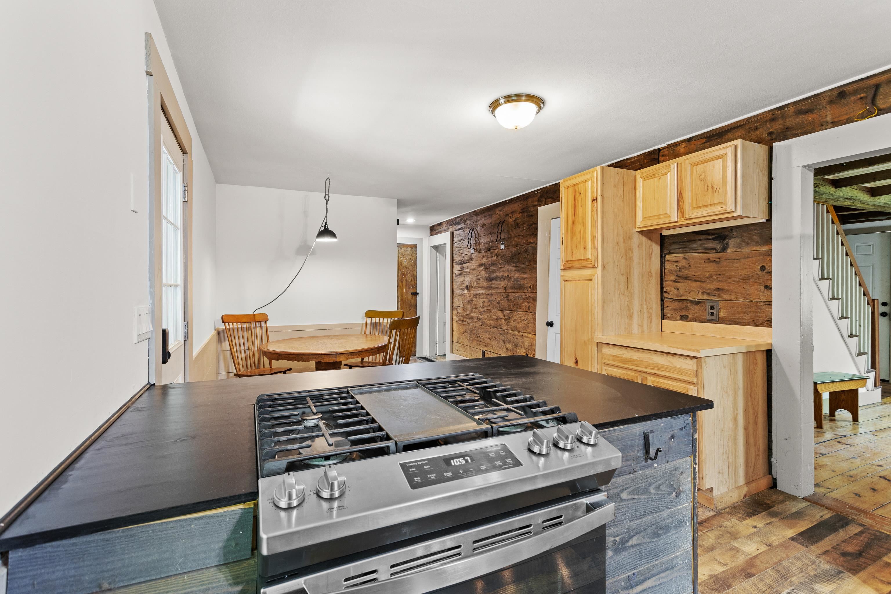 102 Green Road Raymond, NH 03077 - Photo 10 of 41