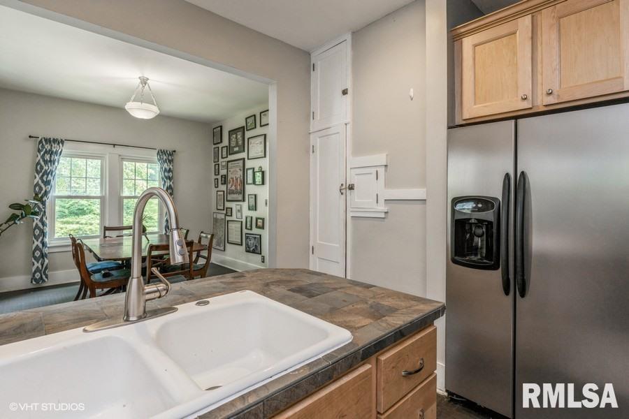 1514 Jersey Ridge Road Davenport, IA 52803 - Photo 9 of 14