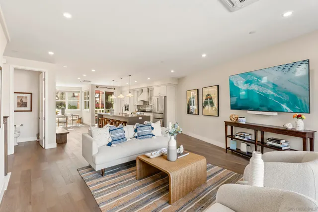 $3,595,000 | 247 Playa Del Norte Street, La Jolla, CA 92037