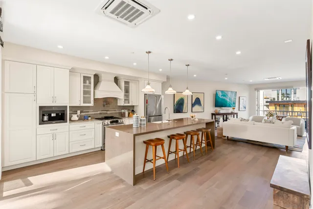 $3,595,000 | 247 Playa Del Norte Street, La Jolla, CA 92037