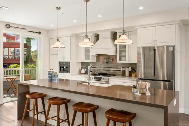 $3,595,000 | 247 Playa Del Norte Street, La Jolla, CA 92037