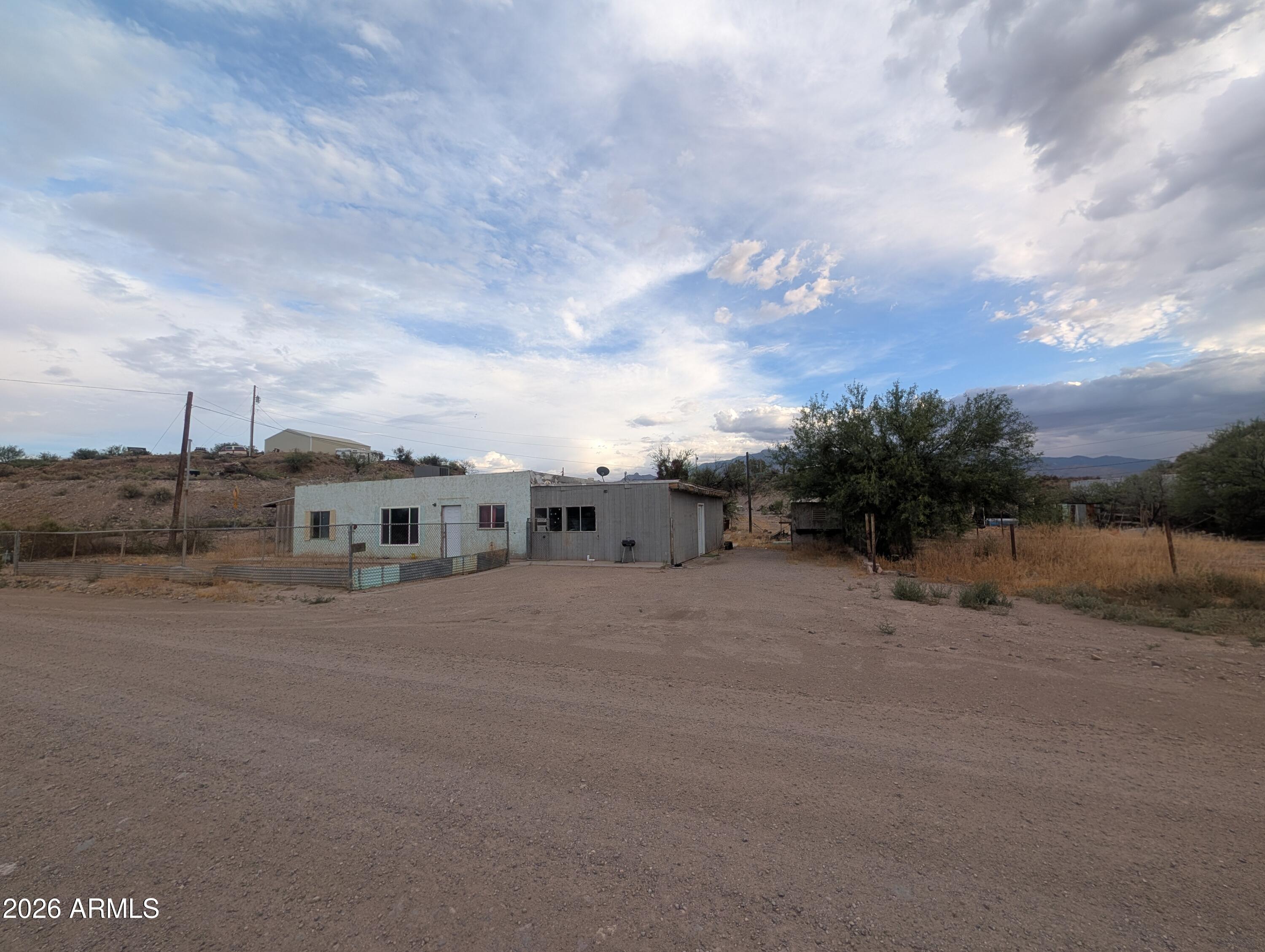 5285 West Layton Road Thatcher, AZ 85552 - Photo 4 of 9 PXL_20260605_012544761.MP