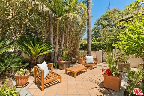 $2,495,000 | 10514 Kinnard Avenue, Los Angeles, CA 90024