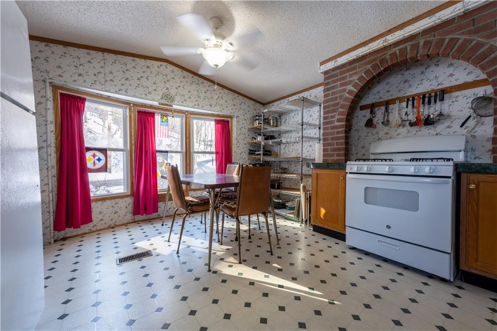 476 Blockhouse Run Road New Brighton, PA 15066 - Photo 13 of 20 Gallery Image 13