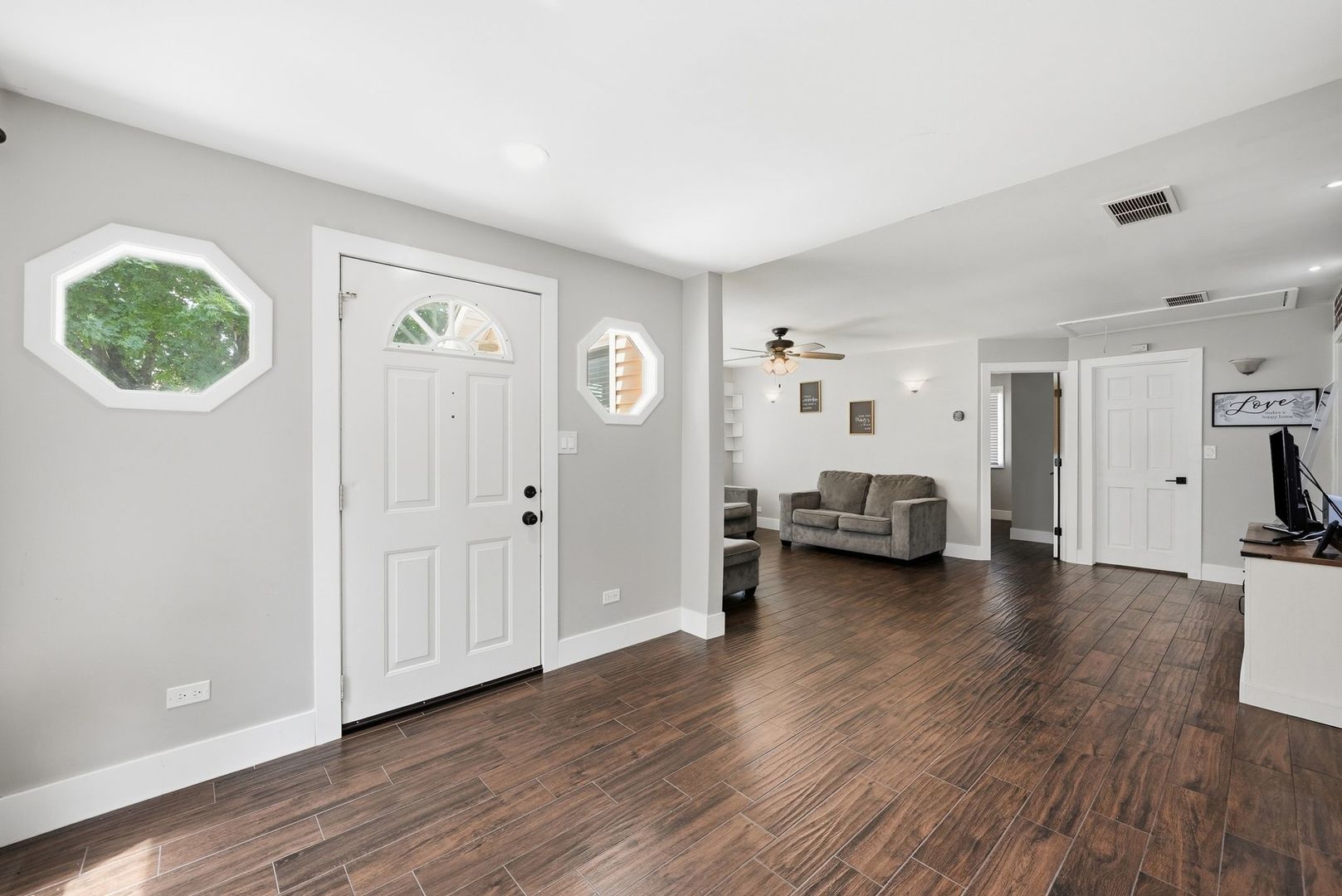 816 Ogden Road New Lenox, IL 60451 - Photo 3 of 41